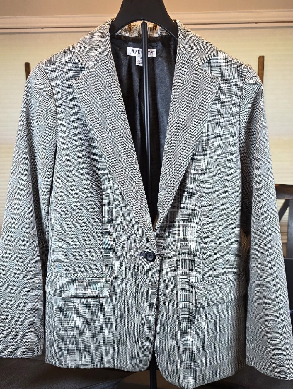 Pendleton Women's Black/White Glen Plaid Single-Button Blazer